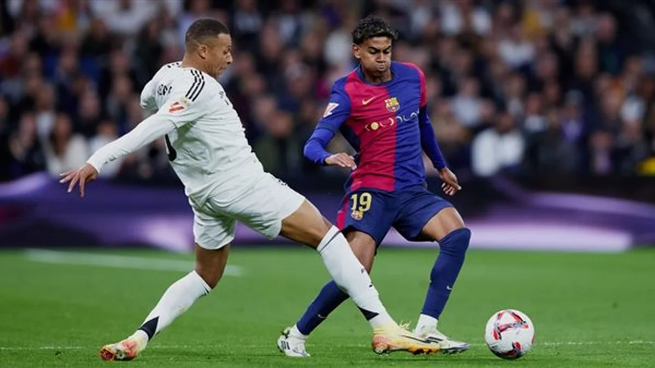 تفاصيل القنوات الناقلة لمواجهة الكلاسيكو المرتقبة بين برشلونة وريال مدريد في الدوري